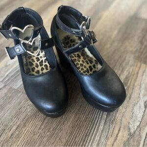 Stylish Black Emo/Goth Shoes with Heart Buckle